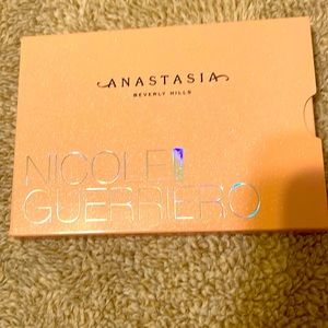 Anastasia Beverly Hills Glow Kit